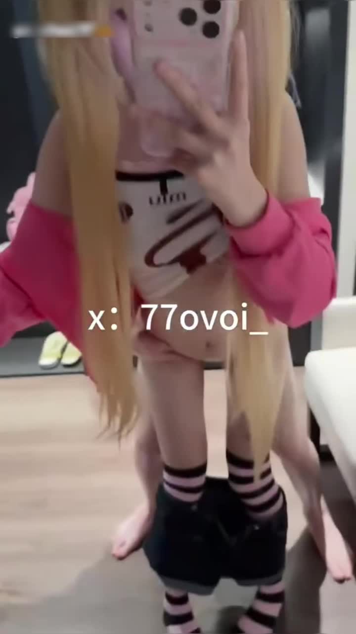 推特白虎萝莉 77ovoi cos秋月爱莉-Bro18社区